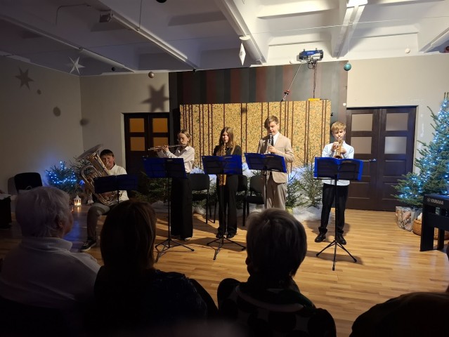 ziemassvētku pasākumā Salacgrīvas mūzikas skolas audzēkņu koncerts